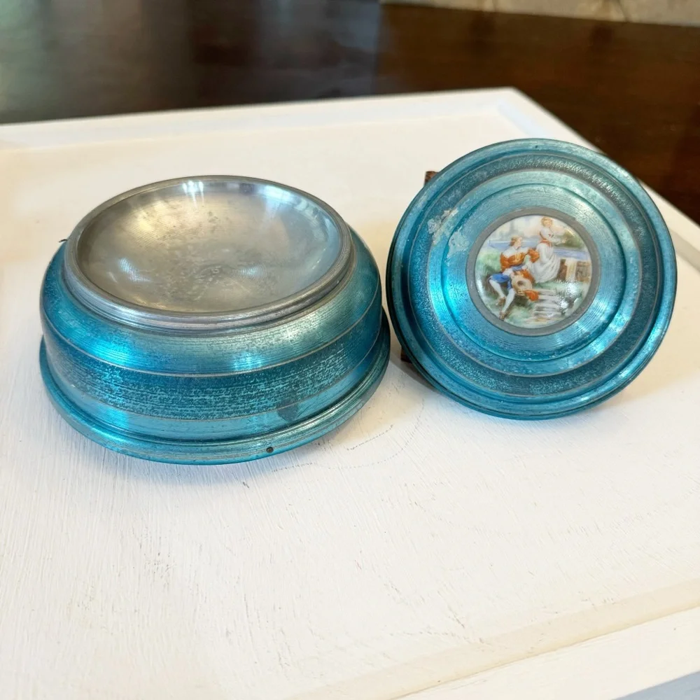 Vintage 1940/50 Decorative Blue Metallic Powder Puff Music Box